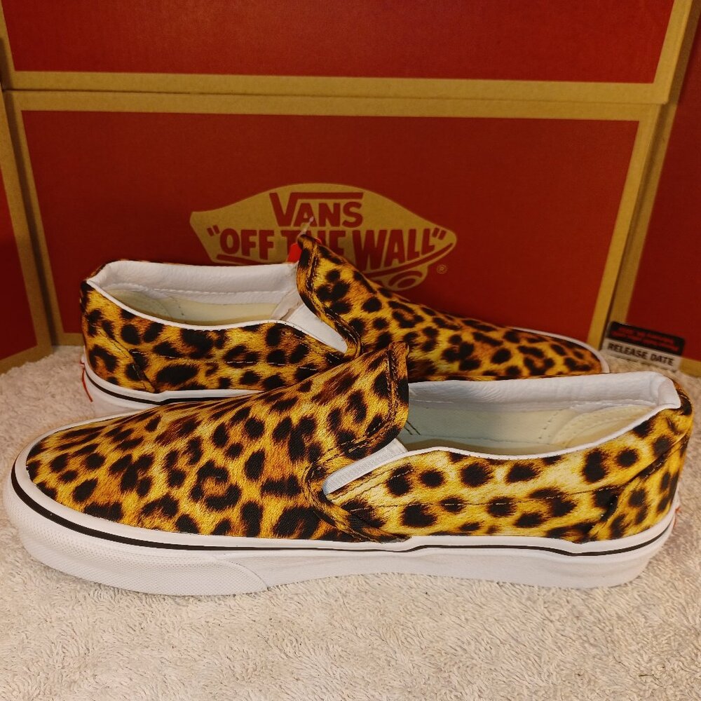 Vans Men's 4.5/Women's 6 Classic Slip On Leopard Black/True White VN0A5A08316 - Picture 12 of 12